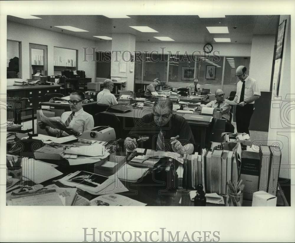 1972, Employees in Milwaukee Journal Feature Department - mje00845 - Historic Images
