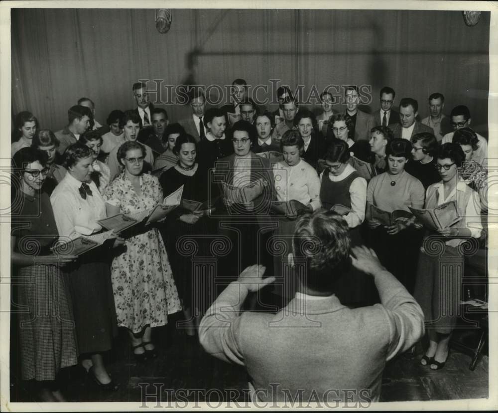 1956, The Milwaukee Journal Chorus Rehearsal at Radio City - Historic Images