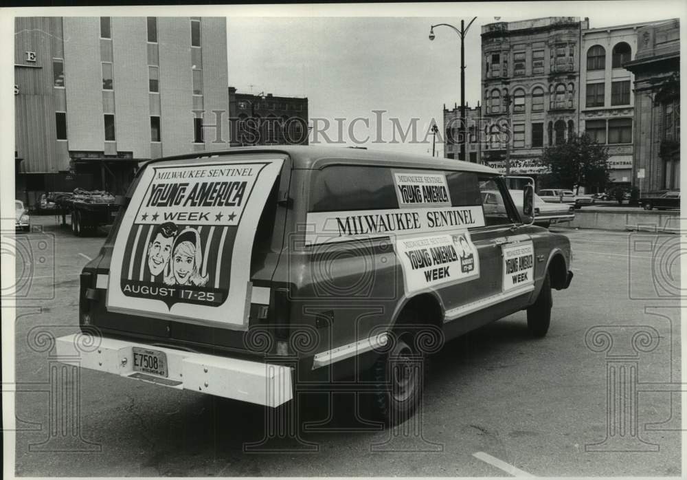 1968, Milwaukee Sentinel Newspaper Delivery Truck - mje00883 - Historic Images
