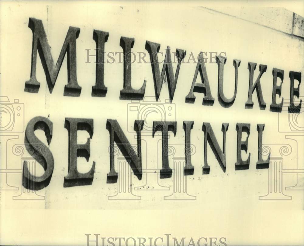 1987 Press Photo Milwaukee Sentinel Sign - mje00888 - Historic Images