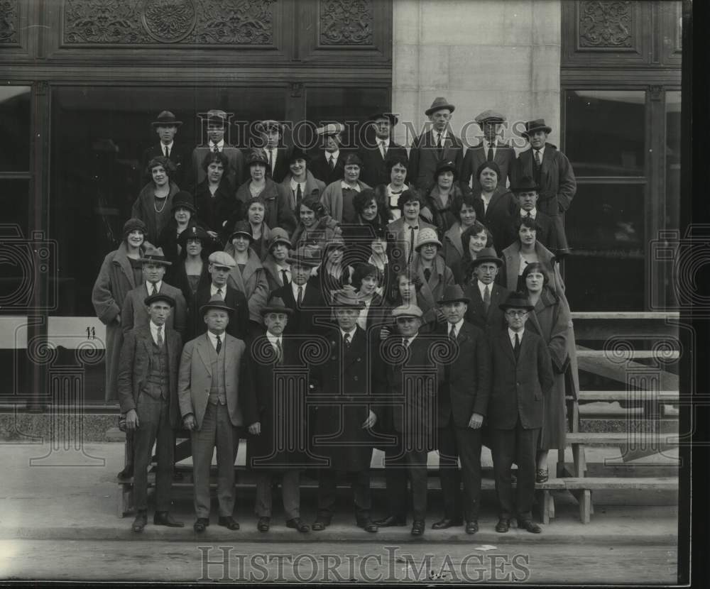 1924, Milwaukee Journal Accounting, Credit & Office Employees - Historic Images