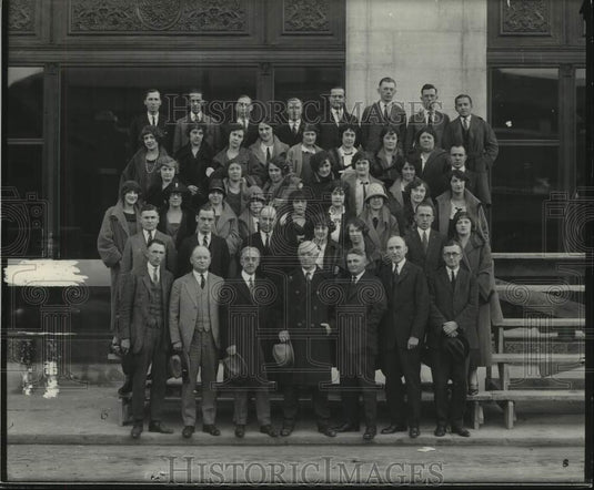 1924, Milwaukee Journal Accounting, Credit & Office Employees - Historic Images