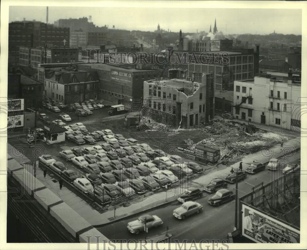 1952 The Milwaukee Journal Parking Lot - Historic Images
