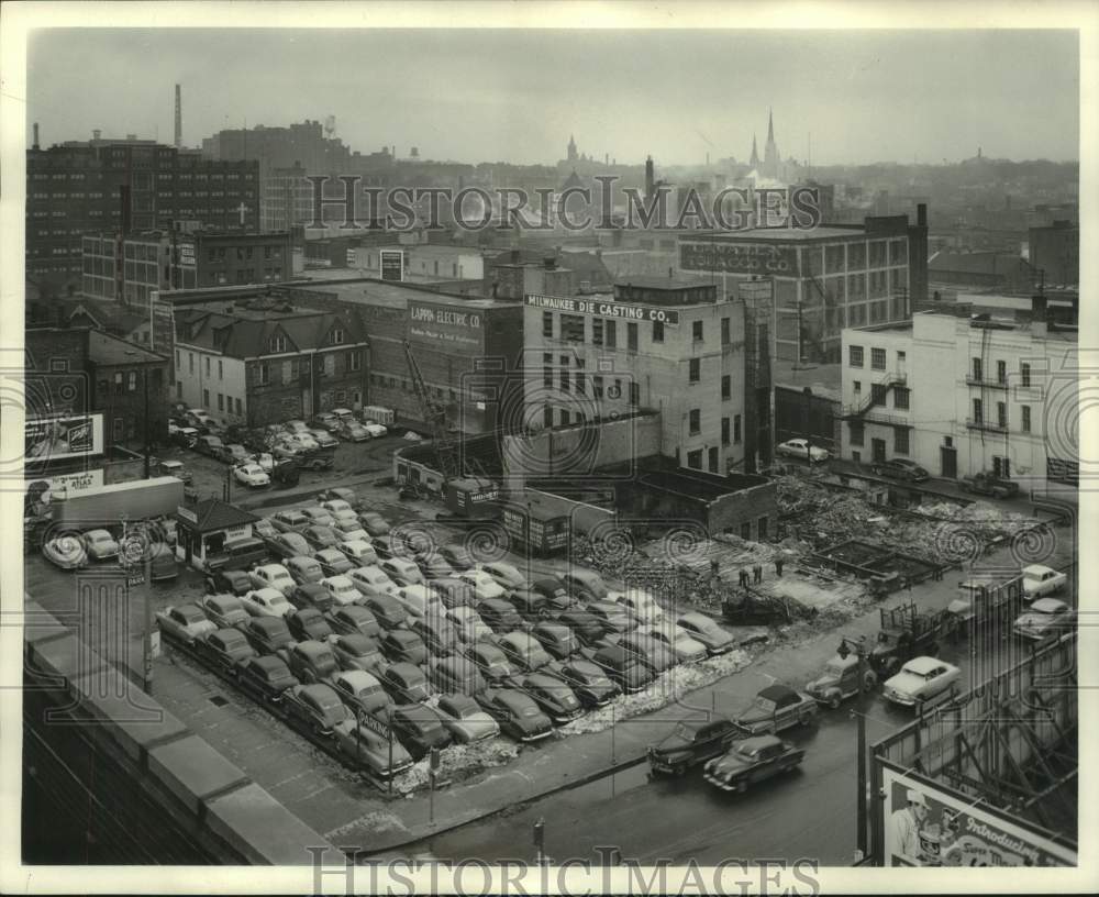 1952, The Milwaukee Journal Parking Lot - mje00947 - Historic Images