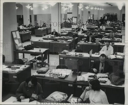 Press Photo The Milwaukee Journal Advertising Department - mje01078 - Historic Images