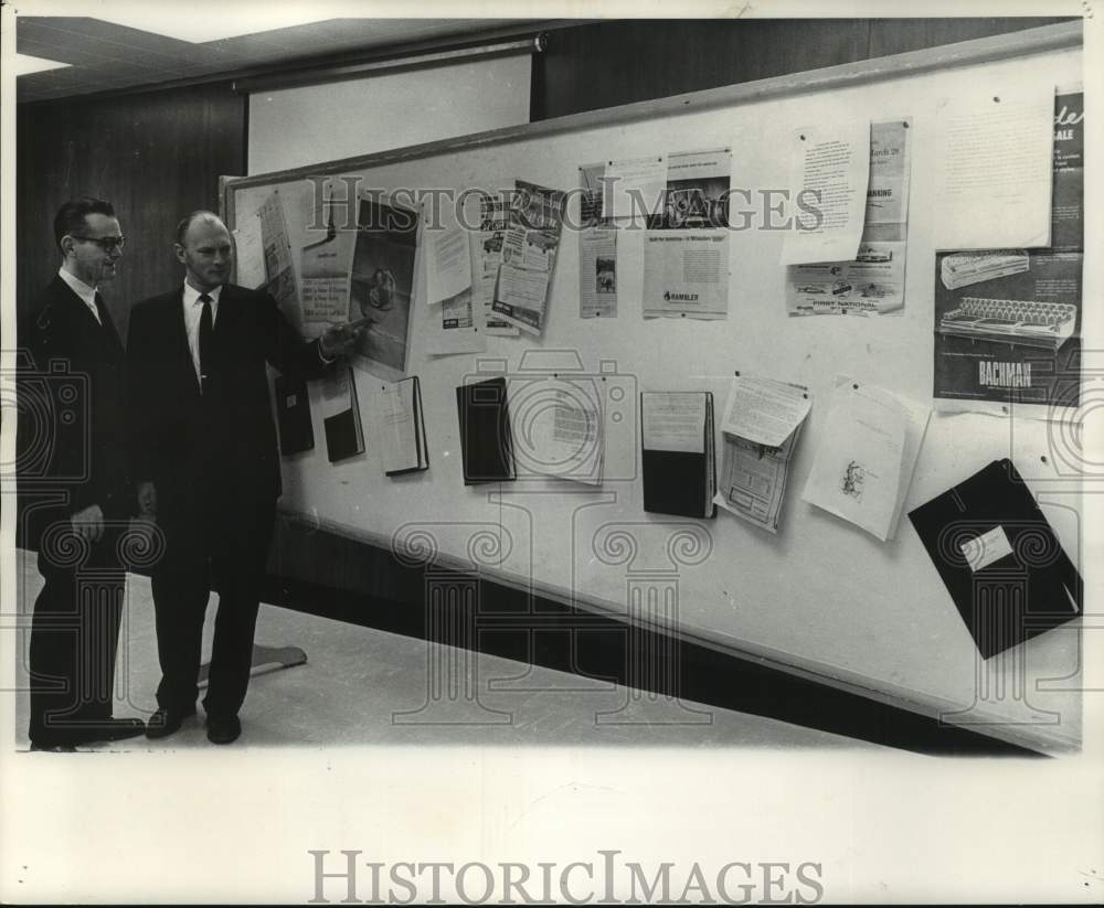 1962, Milwaukee Journal Advertising Department Conference Room - Historic Images