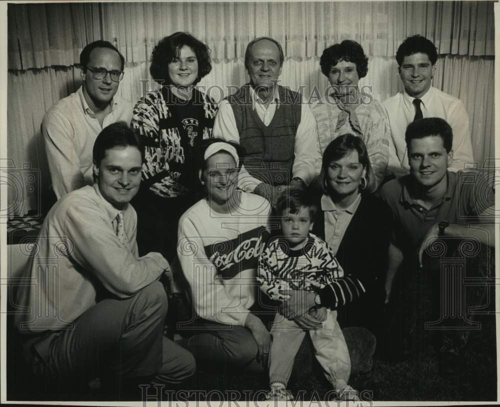 1989 Press Photo Greendale&#39;s Maurer children all were Milwaukee Journal carriers - Historic Images