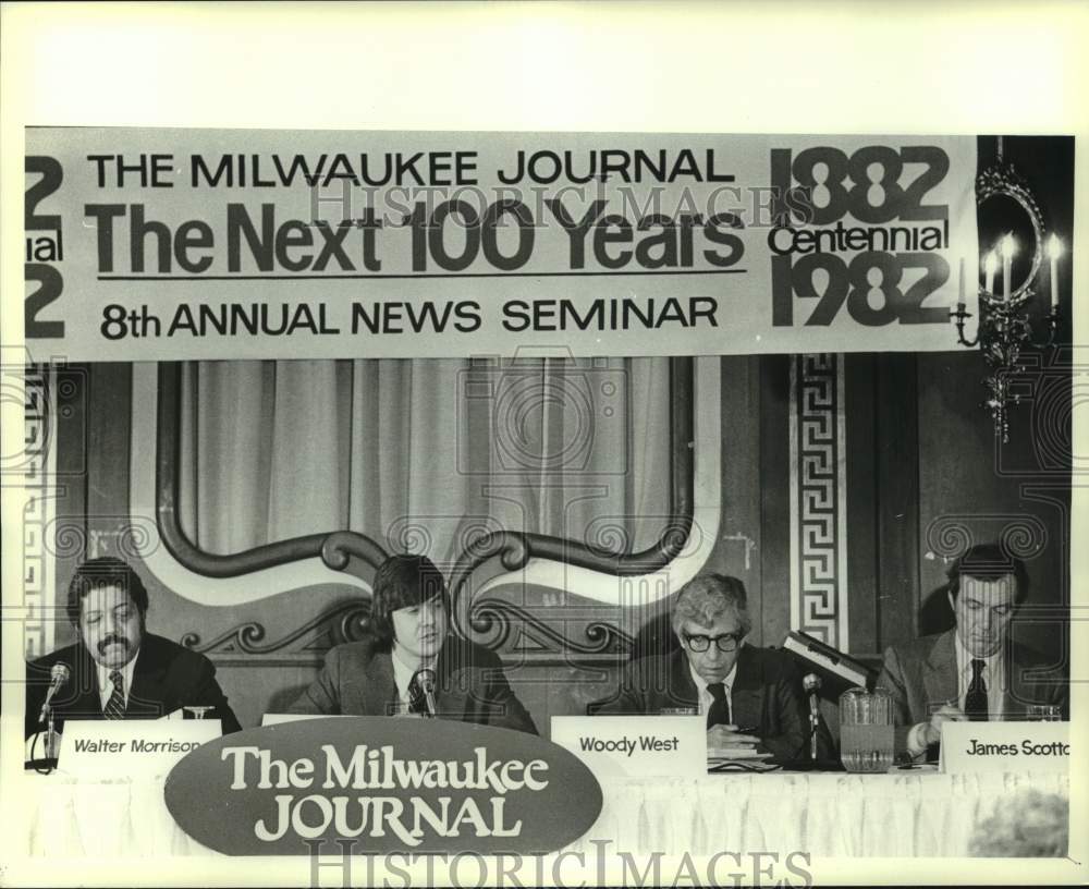 1982 Press Photo The Milwaukee Journal Annual News Seminar at Mare Plaza, WI - Historic Images
