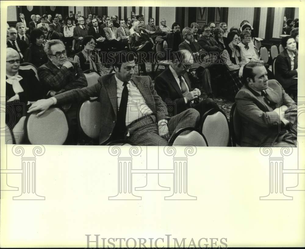 1983 Press Photo Attendees at a Milwaukee Journal Seminar - mje01265 - Historic Images