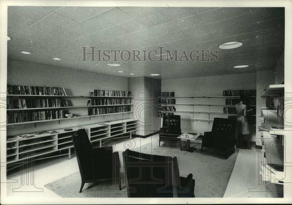1964, Employee in Milwaukee Journal Library - mje01300 - Historic Images