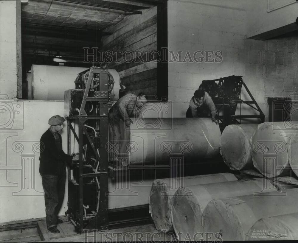 1926, Milwaukee Journal Workers moved rolls of paper, loading dock WI - Historic Images