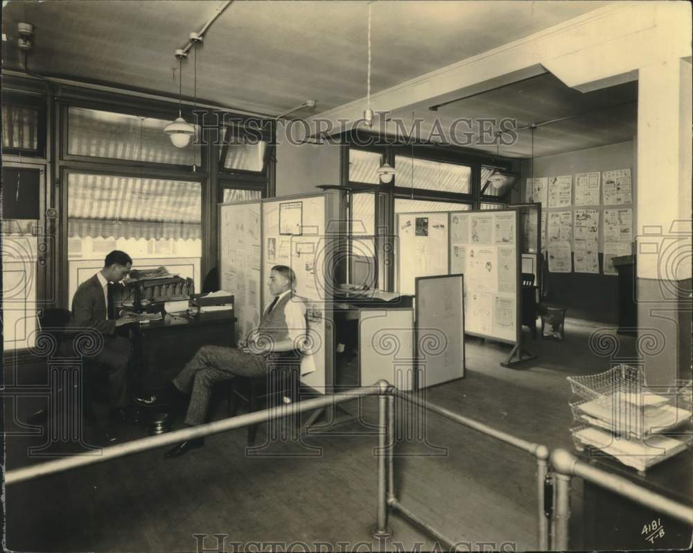 Press Photo The Milwaukee Journal Advertising Service Department - mje01699 - Historic Images
