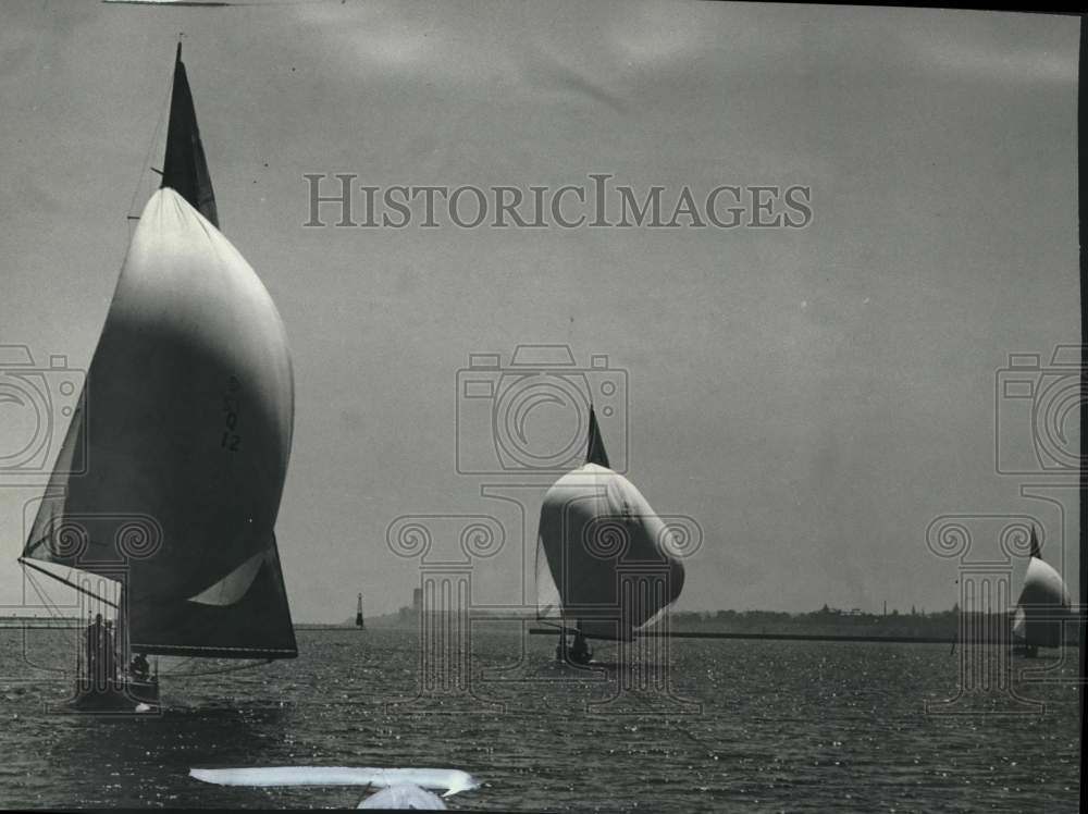 1941 Sailing yachts with spinnackers, The Journal&#39;s regatta race, WI - Historic Images