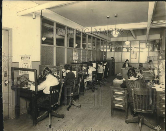 Press Photo The Milwaukee Journal Advertising Department - mje01777 - Historic Images
