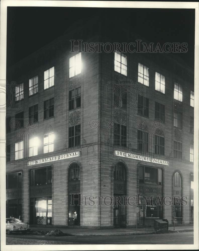 1952, The Milwaukee Journal Building - mje01804 - Historic Images