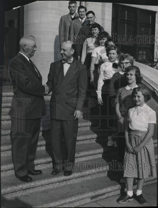 1953 Press Photo Edgerton Police Chief G. Sweeney & Rotary icebox Committee, WI- Historic Images