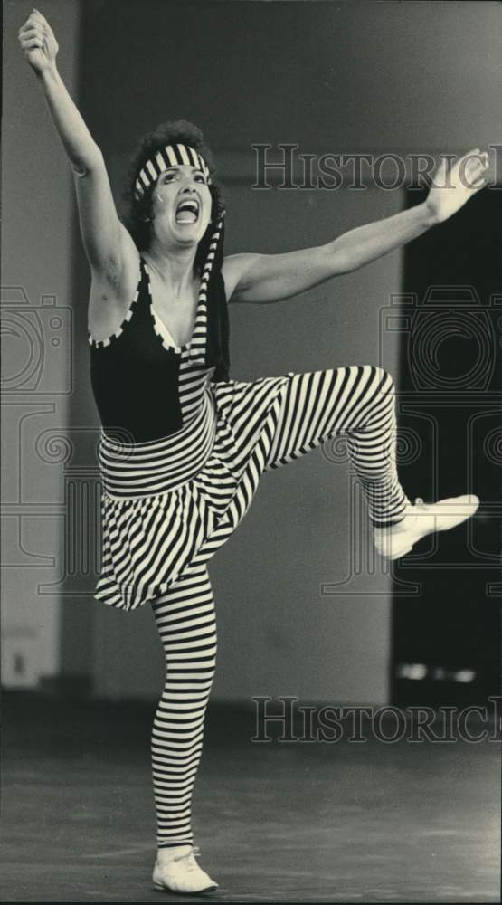 1983 Press Photo Mime Sasha Nanus, Rainbow Summer Mime &amp; Clown festival, WI- Historic Images