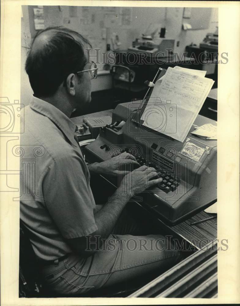 1984 Press Photo The Milwaukee Journal Classified Advertising Department - Historic Images