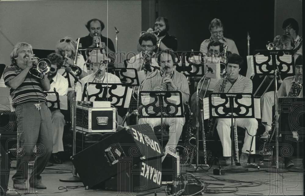 1983 Press Photo Rainbow Summer Event Sponsored by The Milwaukee Journal - Historic Images