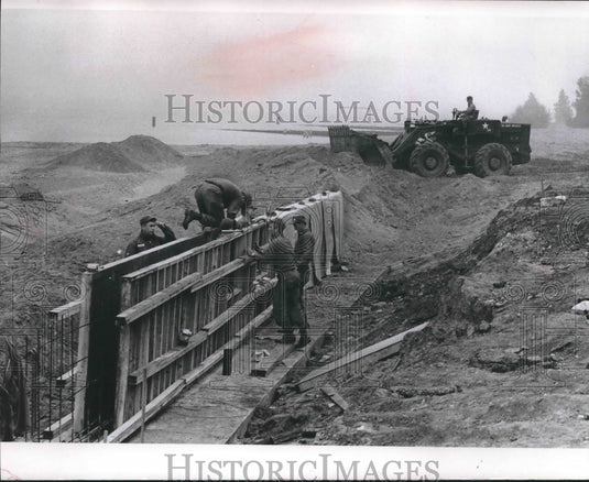 1967 Wisconsin army reservists training at Fort Sheridan, Illinois - Historic Images