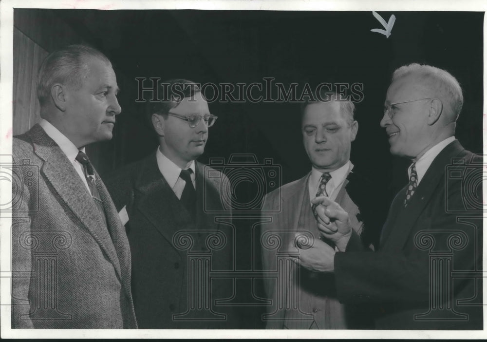 1951 Press Photo Four Attendees At Meeting For New College At Blatz Auditorium - Historic Images