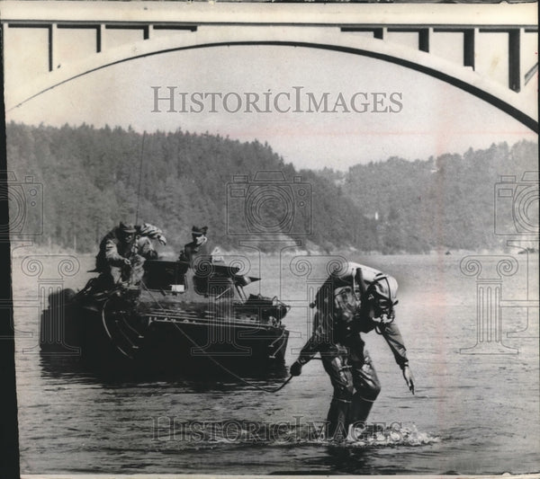 1966 Press Photo Warsaw pact troops on training maneuvers in Czechoslo ...