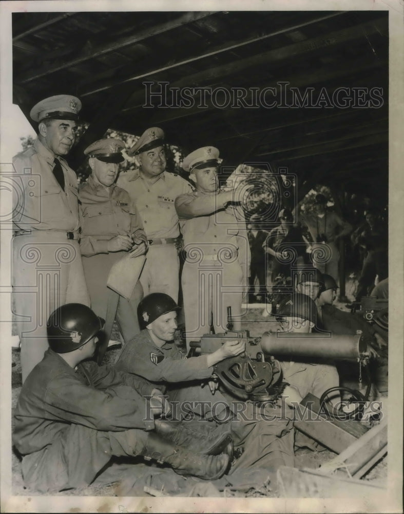 1951 Press Photo Generals observe Wisconsin guardsmen training at Camp Ripley - Historic Images