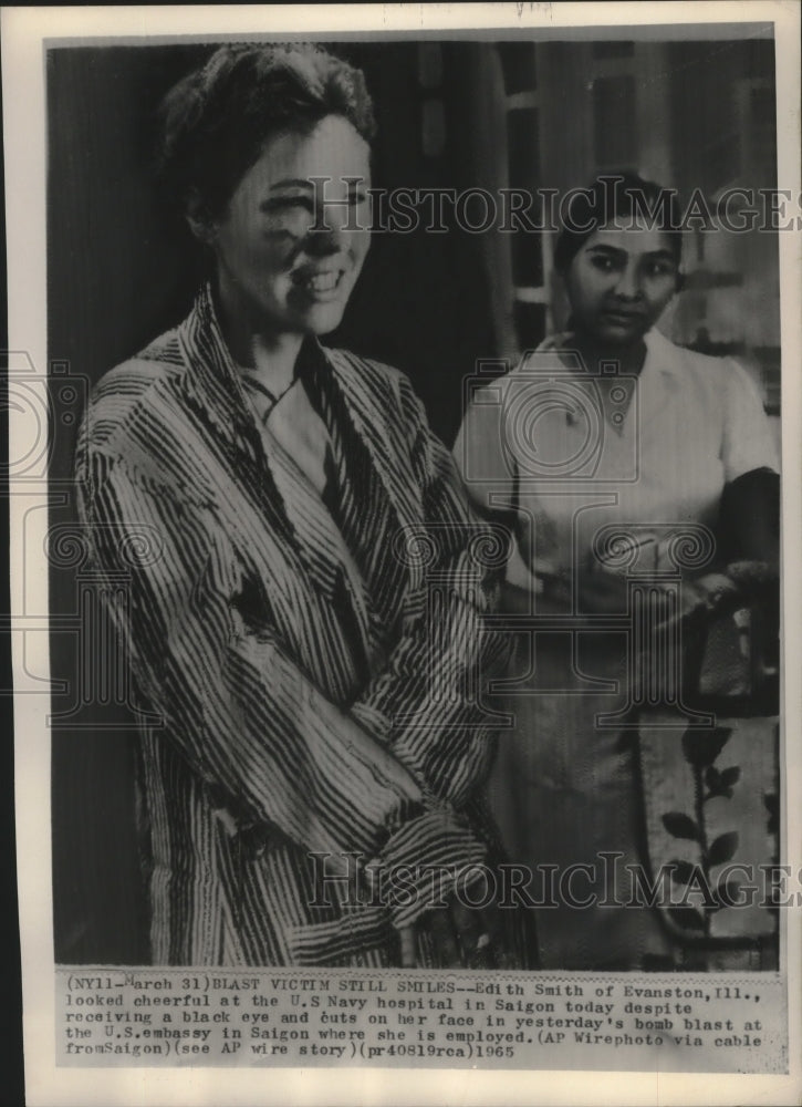 1965 Press Photo Edith Smith, in hospital after bomb hit US Embassy, Saigon - Historic Images