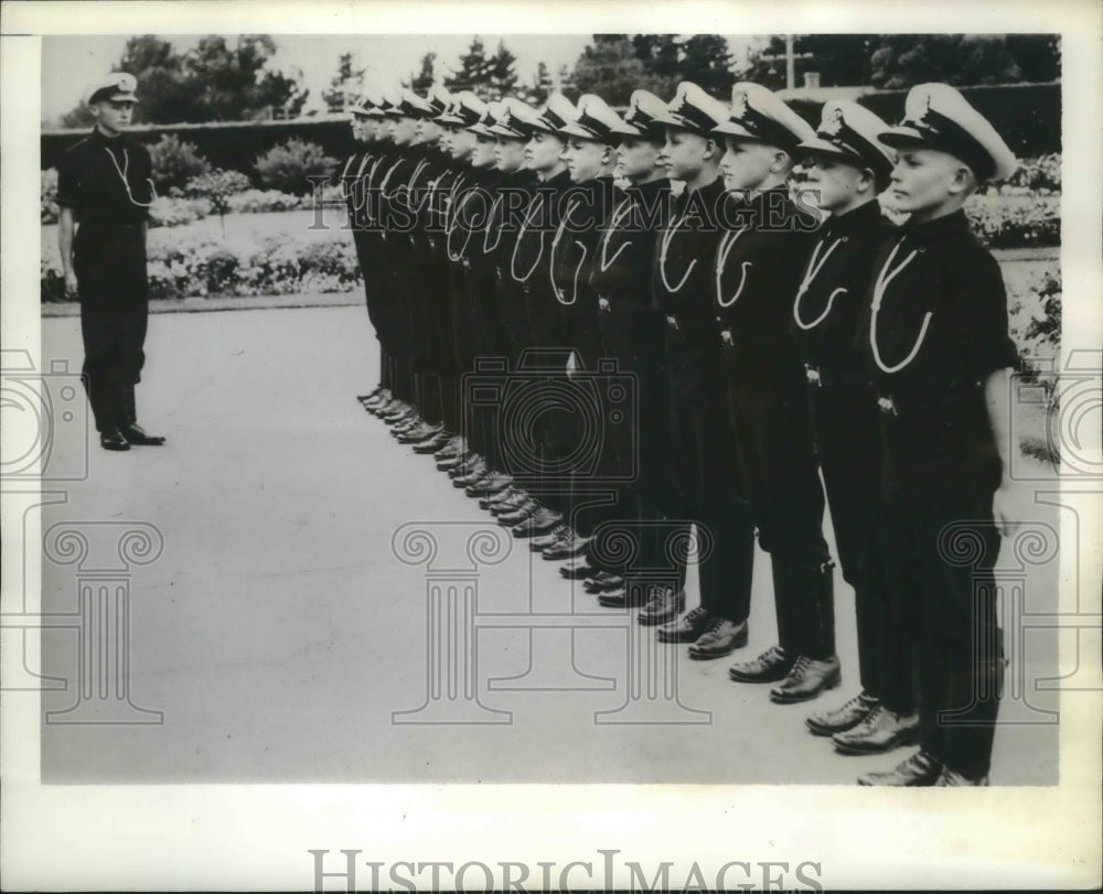 1942 First year cadets at the Flinders Naval College, Melbourne - Historic Images