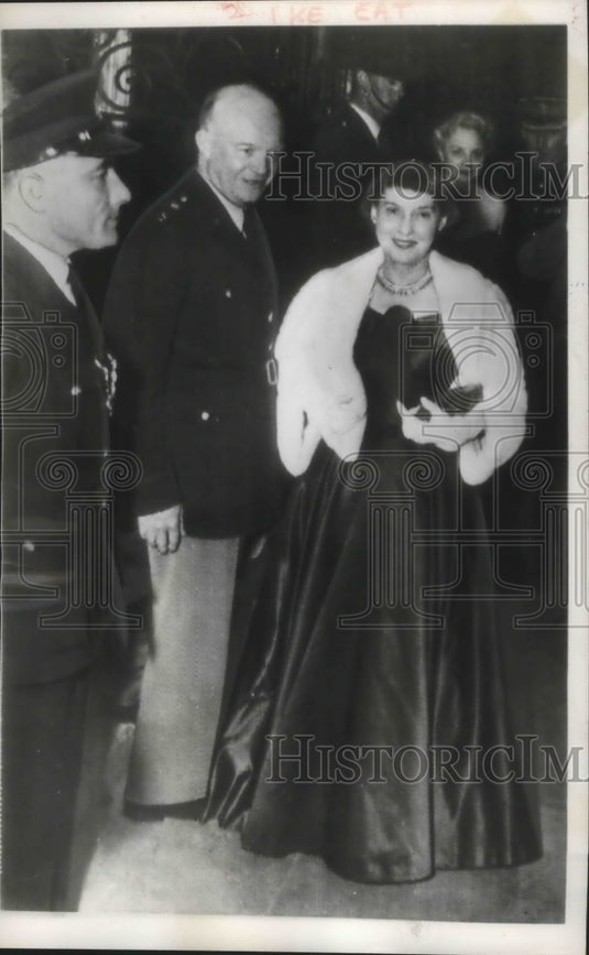 1952 Press Photo General and Mrs. Eisenhower at Downing Street, London - Historic Images