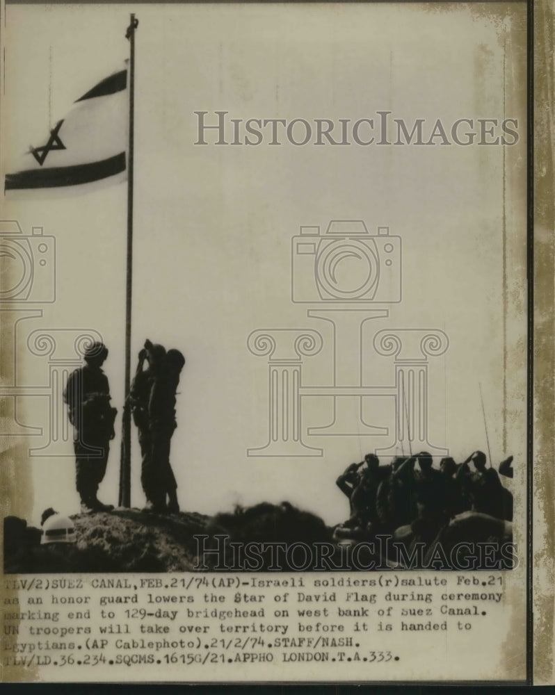 1974 Israeli Soldiers Salute Flag, Suez Canal - Historic Images
