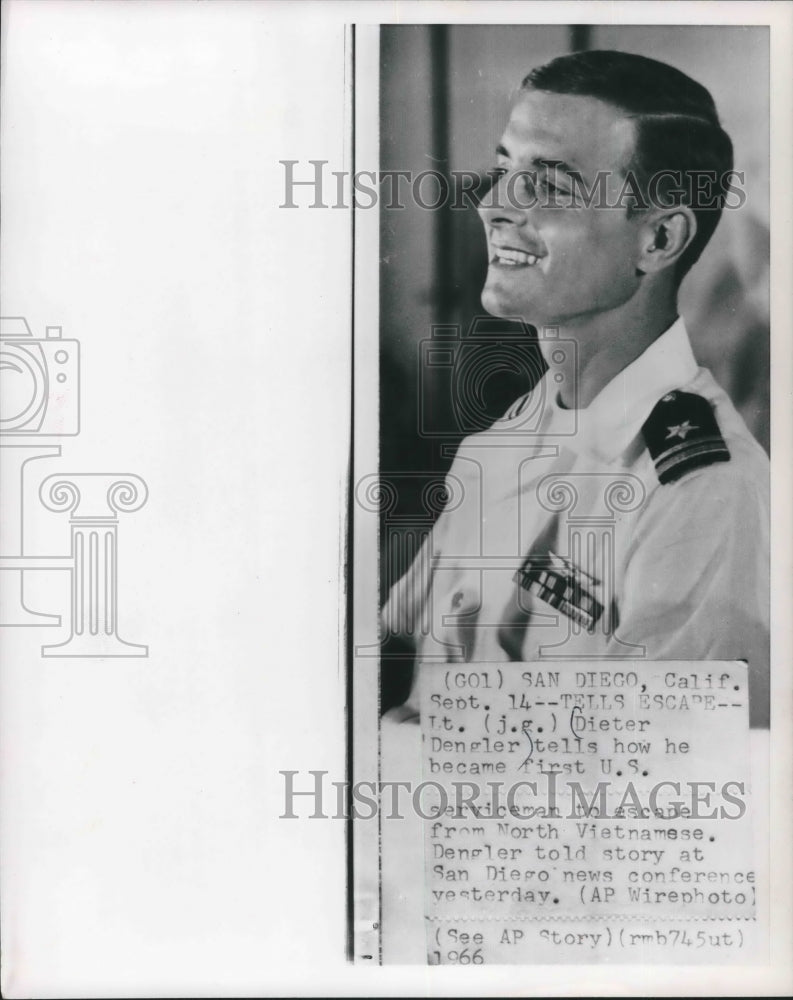 1966 Press Photo Navy Lieutenant Dieter Dengler at press conference in San Diego - Historic Images