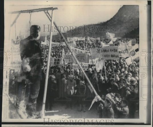 1968 Vietnam War - South Koreans Burn Effigy of Kim Il-Sung-Historic Images
