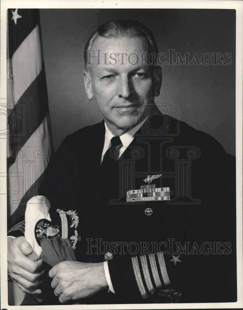 1964 Press Photo Captain Carl D. Simonsen, Director, Navy Recruiting - Historic Images