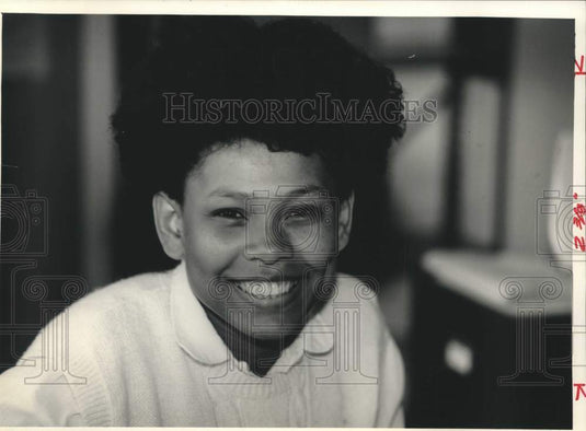 1988 Press Photo Mai Lan Nguyen - from a trip on stormy seas to a wedding - Historic Images
