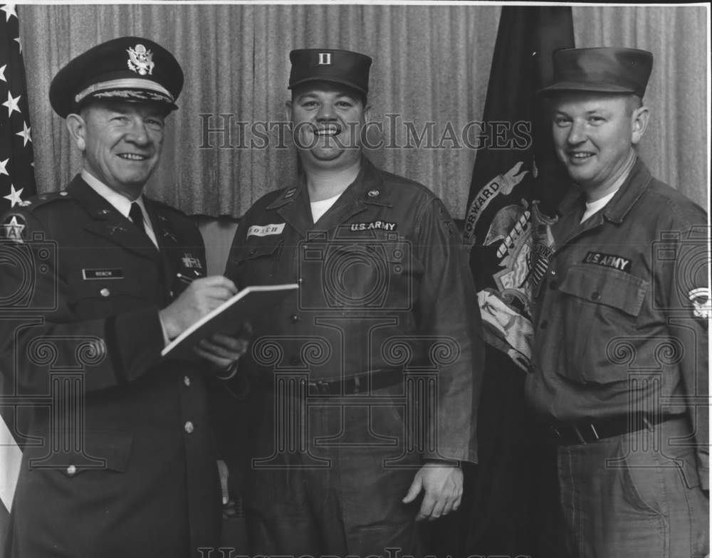 1961 Press Photo Lt. Col. John Roach and his sons have served in Wisconsin guard - Historic Images