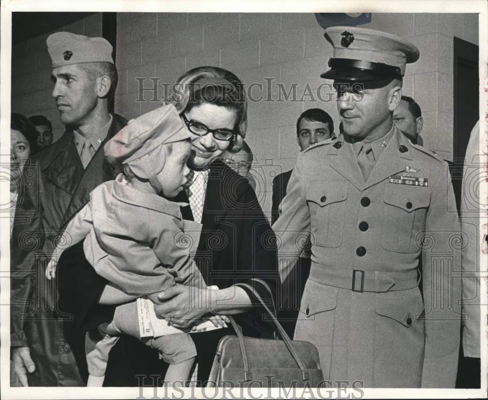 1968 Medal of Honor Winner, Maj Robert J. Modrzjewski and others, WI - Historic Images