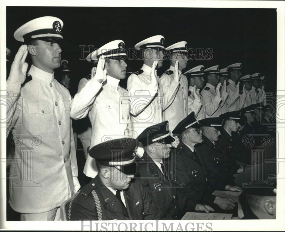 1990 Press Photo Marquette University marine ensigns at commissioning ceremony - Historic Images