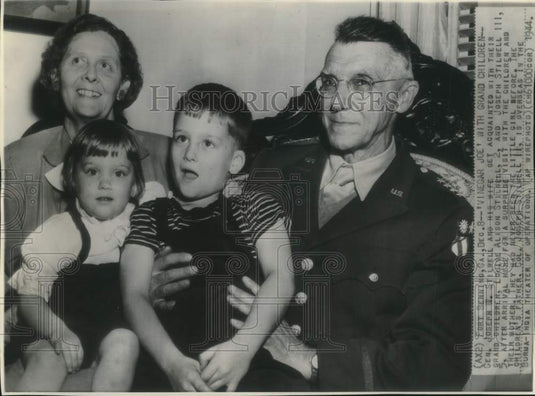 1944 Press Photo General Joseph W. Stilwell and wife with grandchildren in GA - Historic Images