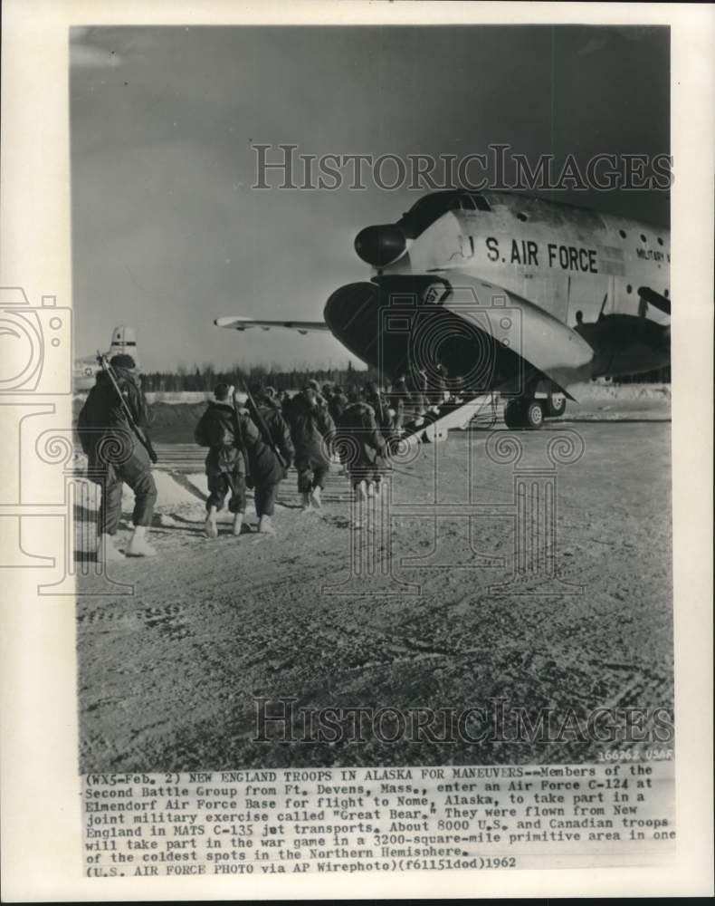 1962 Second Battle Group from Fort Devens, enters Air Force C-124 - Historic Images