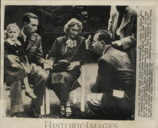 1951 Lieutenant Luther Roland, talks to reporters in Frankfurt. - Historic Images