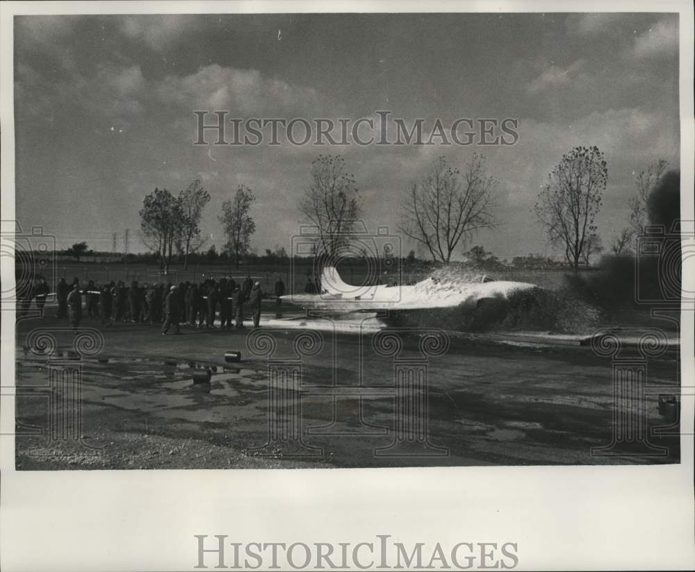 1966 Press Photo Fire Fighting Training, Naval Training Center, Great Lakes, IL - Historic Images
