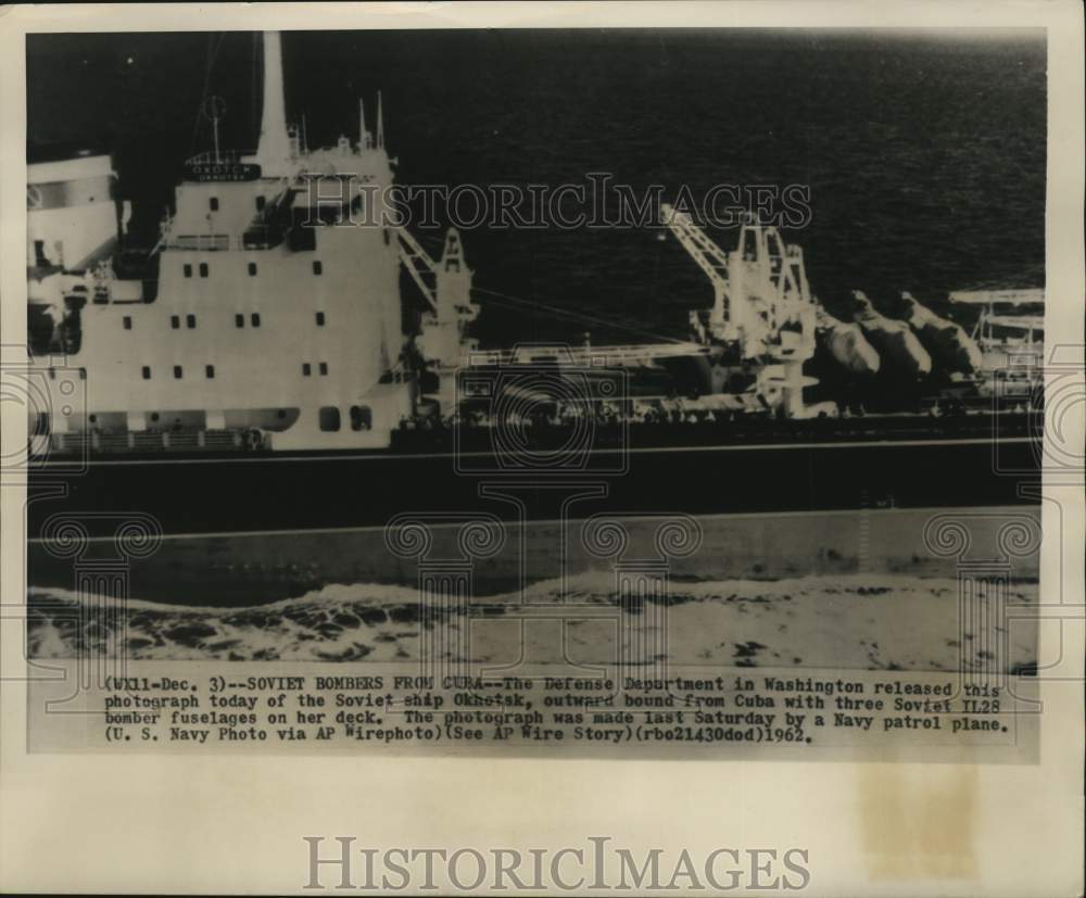 1962 Press Photo Soviet ship Okhotsk off the coast of northern Cuba - Historic Images