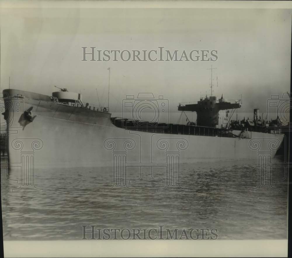 1944 Press Photo United States Coast Guard ship, the &quot;S.S. Phoenix&quot; in Norfolk - Historic Images