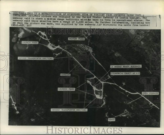1962 Press Photo Medium Range Ballistic Missile Base on Cuba. - Historic Images