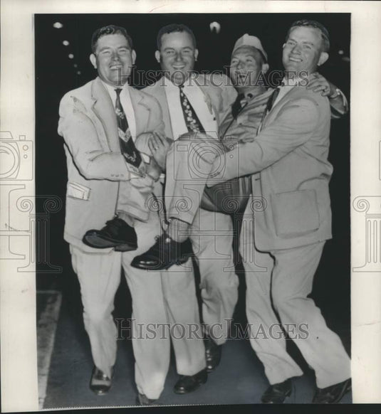 1953 Press Photo Former POW Cpl Fred Gray Returns Home to a Brothers Welcome - Historic Images