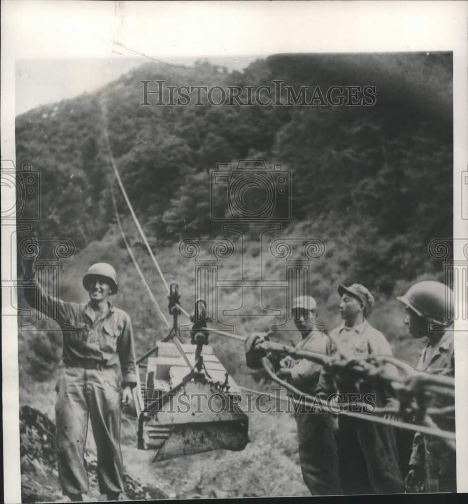 1951 Press Photo Aerial tramway to move supplies over rugged Korean terrain - Historic Images