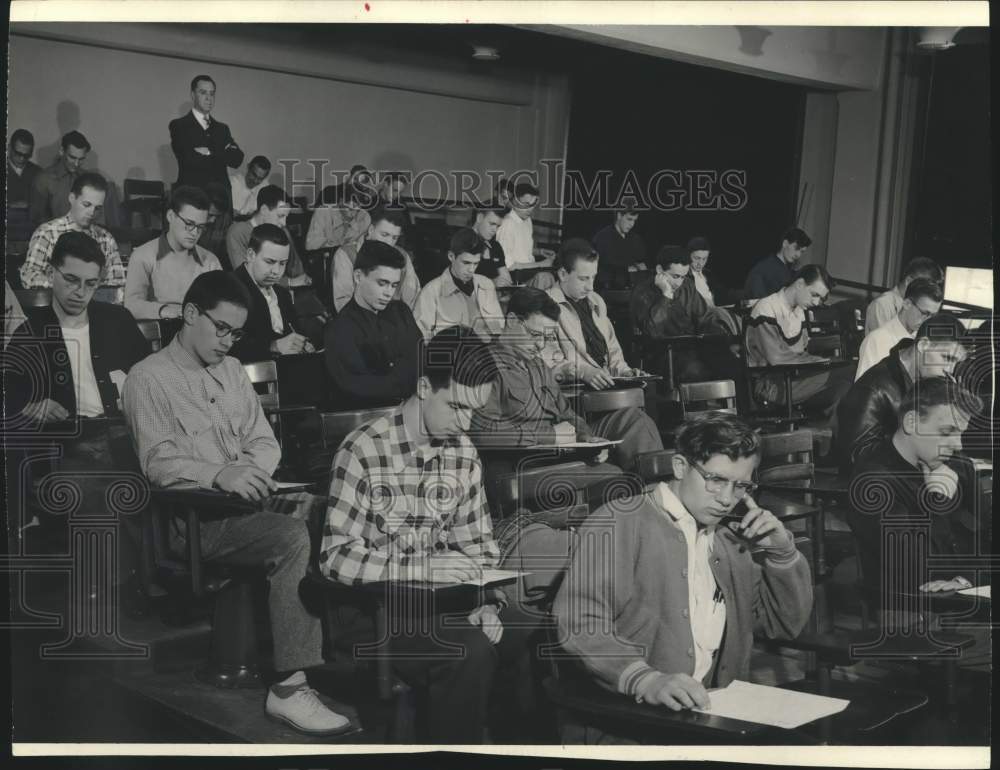 1952 Press Photo College men took deferment test at Wisconsin State College - Historic Images