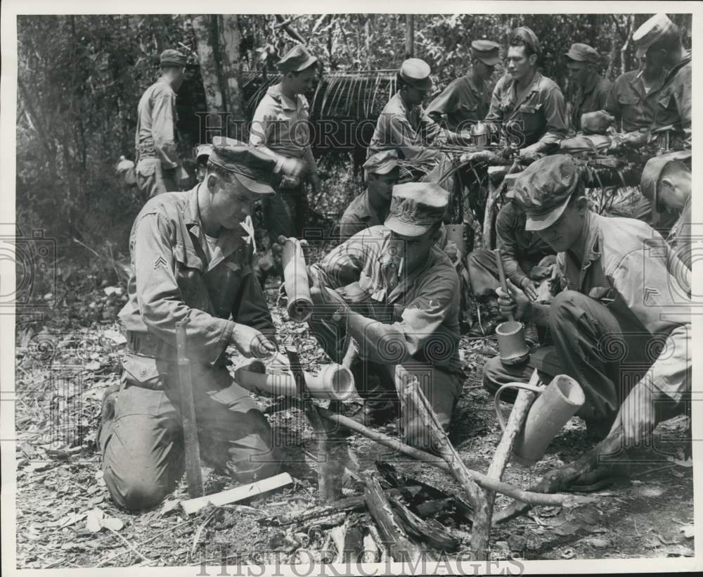 1952 Press Photo Soldiers Learn How To Make Bamboo Cooking And Eating Utensils - Historic Images