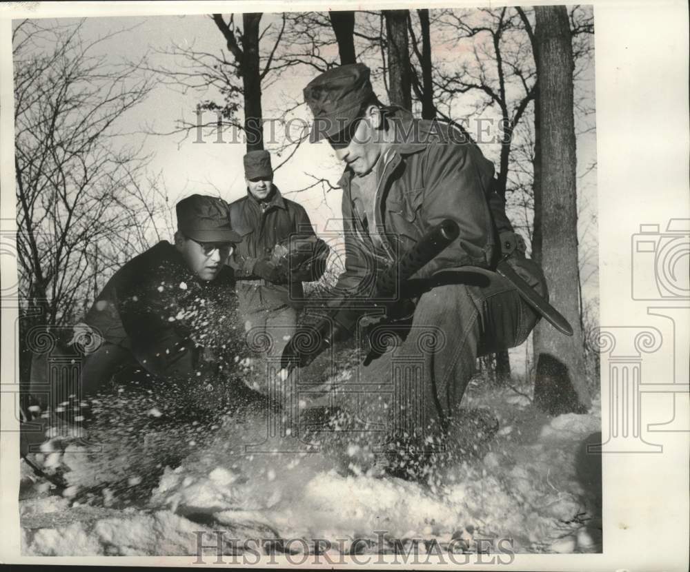 1960 Press Photo US Marine reservists in Wisconsin position light machine gun - Historic Images